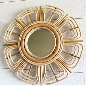 Espejo de pared de flores de ratán, nuevo modelo de estilo contemporáneo, decoración del hogar de Vietnam - Product Image 5