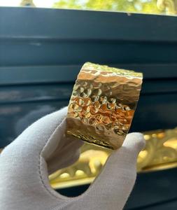 Brazalete de latón para mujer, joyería para fiesta de boda, diseño de martillos de alta calidad hecho a mano, joyería de moda, brazalete chapado en oro moderno - Product Image 2