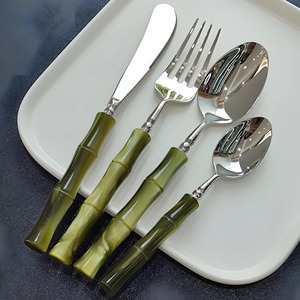 Juego de cubiertos con mango de resina verde brillante Cubiertos elegantes de acero inoxidable para la cocina casera o celebraciones de la India - Product Image 1