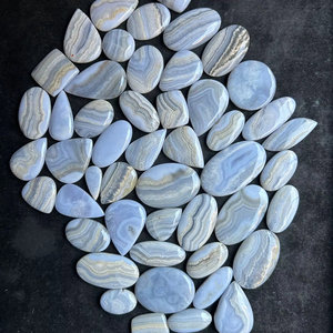 พลอยบลูเลซอาเกตธรรมชาติคุณภาพสูงแบบขายส่ง ทรงหลังแบน ขัดเงา ขนาดตามสั่ง สำหรับบำบัดพลังงาน หินกึ่งมีค่า - Product Image 1