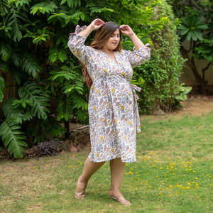 2023 nouveauté femmes élégant court en mousseline de soie robe florale décontracté col en v dentelle diamant décorations taille naturelle longueur au genou - Product Image 5