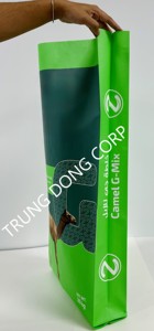 Sacs d'emballage recyclables en plastique BOPP laminé à fond pincé fabriqués au Vietnam pour l'alimentation animale avec gravure personnalisable - Product Image 2