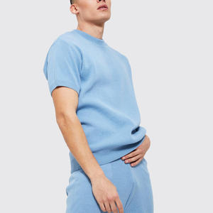 Conjunto de jogging de dos piezas de verano personalizado de calidad superior para hombre, pantalones cortos transpirables, camisetas de patrón sólido, ropa de calle de talla grande - Product Image 3