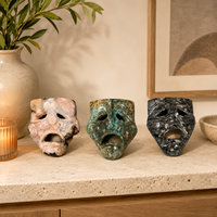 Masque en cristal sculpté en forme de visage triste, ornement en pierre naturelle pour décoration d'étagère, espace de méditation et exposition artistique