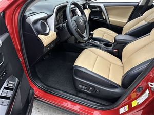 Toyota RAV-4 Limited Turbo Sedán 2017, Gasolina/Eléctrico, Transmisión Manual/Automática, Cuero, Aleación, R17 Disponible, Izquierda, Wish/IS - Product Image 3