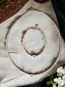 Ensemble collier et bracelet DAFNI en perles de plastique colorées et œil porte-bonheur - Fait main pour la fête des mères et la Saint-Valentin - Product Image 5