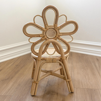 Chaise en bois pour bébés et enfants, design moderne fait main avec options personnalisables