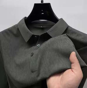 เสื้อยืดผู้ชาย คอวี แขนสั้น ทรงปกติ ผ้าโพลีเอสเตอร์ 100% น้ำหนัก 180 กรัม ระบายอากาศ แห้งเร็ว ไร้ตะเข็บ สวมใส่สบาย เหมาะสำหรับฤดูร้อน สไตล์ธุรกิจ - Product Image 5