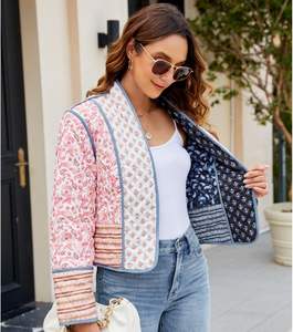 Chaqueta de Plumón para Mujer, Ultra Azul, OEM, con Capucha Ajustable y Acolchado, Chaqueta de Invierno Acolchada para Mujer - Product Image 3