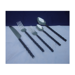 Ensemble de couverts réutilisables de luxe haut de gamme en acier inoxydable 304, vente en gros, personnalisable, élégant, cadeaux d'affaires, cadeaux de fête, CLASSIQUE - Product Image 1