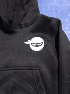 Otoño Invierno niños sudaderas con capucha niños Sudadera con capucha negra con diseño impreso ropa de bebé alta calidad gota hombro niños Sudadera con capucha - Product Image 4