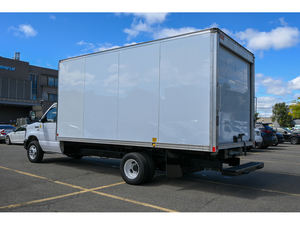 Ford E-Series Cutaway E-450 DRW d'occasion 2022 - Product Image 4