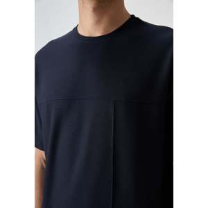 T-shirt basique pour homme Air Jones bleu marine en tissu gaufré interlock texturé coupe oversize - Haut décontracté confortable en mélange polyester-lycra - Product Image 3