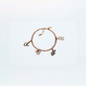Pulsera de dijes chapada en oro al por mayor con letra E, dijes de Mickey Mouse y conejo, joyería de moda con diamantes de imitación para mujer - Product Image 5