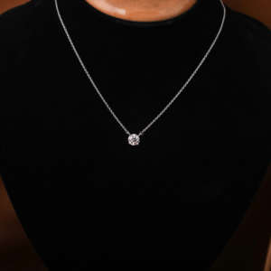 Pendentif en or massif 14 carats personnalisable avec diamant de laboratoire taille ronde et design tendance, option plaqué or unisexe - Product Image 1