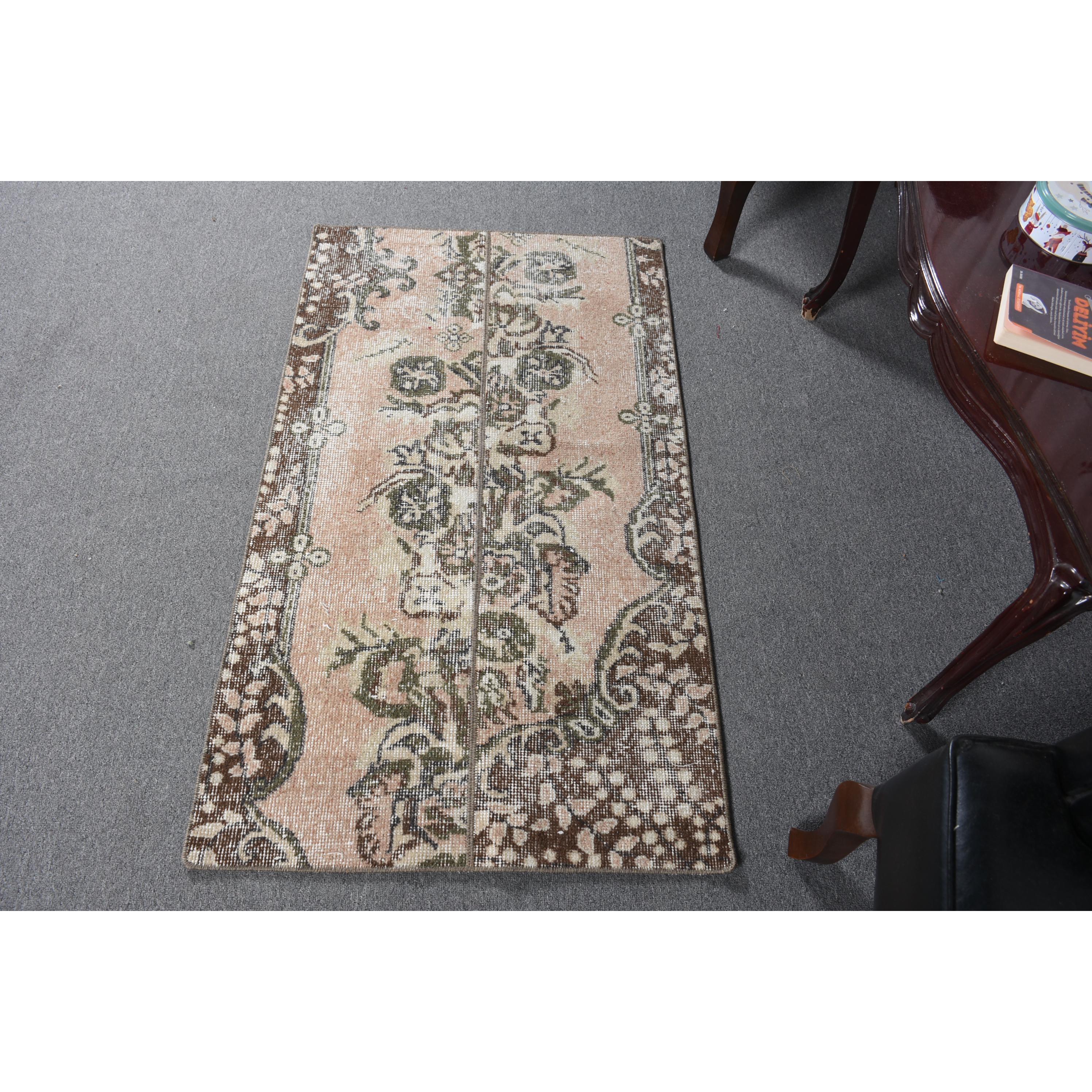 สีน้ำตาล