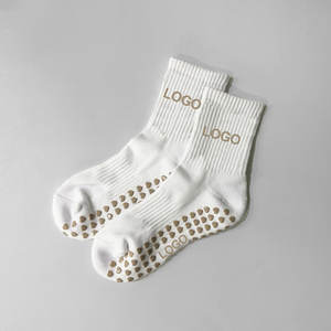 Meias de Pilates Personalizadas de Alta Qualidade com Design de Logo Antiderrapante e Logo Bordado Meias de Esporte Yoga - Product Image 3