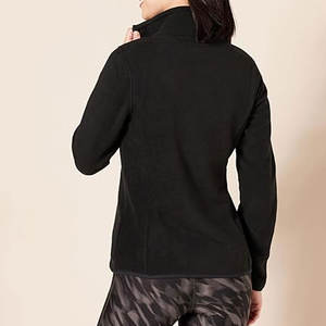 Vêtements de sport d'hiver pour dames Vêtements de haute qualité en coton tricoté respirant à porter sur le dessus Dernier design à col montant Fabriqué au Pakistan - Product Image 2