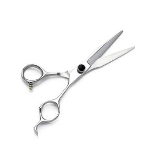 ใบมีดสแตนเลส6CR สีเงินกรรไกรตัดผมแบบตรงใช้ในร้านเสริมสวยอุปกรณ์เสริมความงามใช้ตัดผมแบบคมขนาดตามสั่ง - Product Image 2