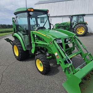 Tracteur agricole neuf John Deere 3039R 2024 avec cabine climatisée d'usine, rétrocaveuse modèle 375A et chargeur 320R, pour petite exploitation agricole, à vendre. - Product Image 4