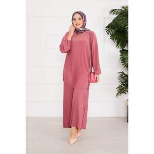 Hijab 2 pièces plissé et confortable à motif de roses, style modeste et modeste - Product Image 5