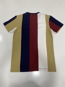 Camiseta lisa recortada de algodón 100% al por mayor para mujer 220 GSM estilo informal corto con decoración de logotipo para primavera y verano - Product Image 4