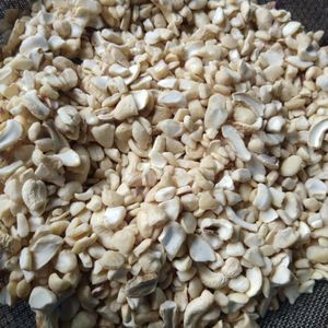 Grains de cajou cassés, couleur blanche et séchée, noix de cajou cassées, AKINA, meilleur prix - Product Image 2