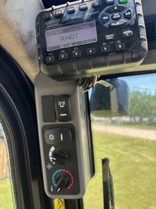 2022 JCB Very 215T Minicargadora de dirección deslizante Cargador frontal sobre orugas con motor central Bomba de cojinete de motor Caja de cambios y PLC - Product Image 4