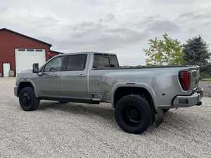 Fairly CLEAN 2024 G M C Sie RRA 3500HD Denali Ultimate Crew Cab Dually 4X4 Producto de calidad premium - Product Image 4