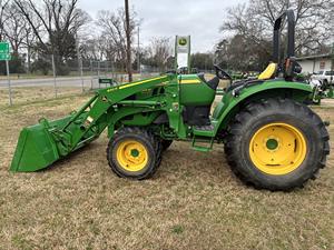 Mini Tractor Agrícola John Deere de Segunda Mano con Cargador Frontal, 4x4, Motor de 55HP, Caja de Cambios y Rodamientos - Product Image 3