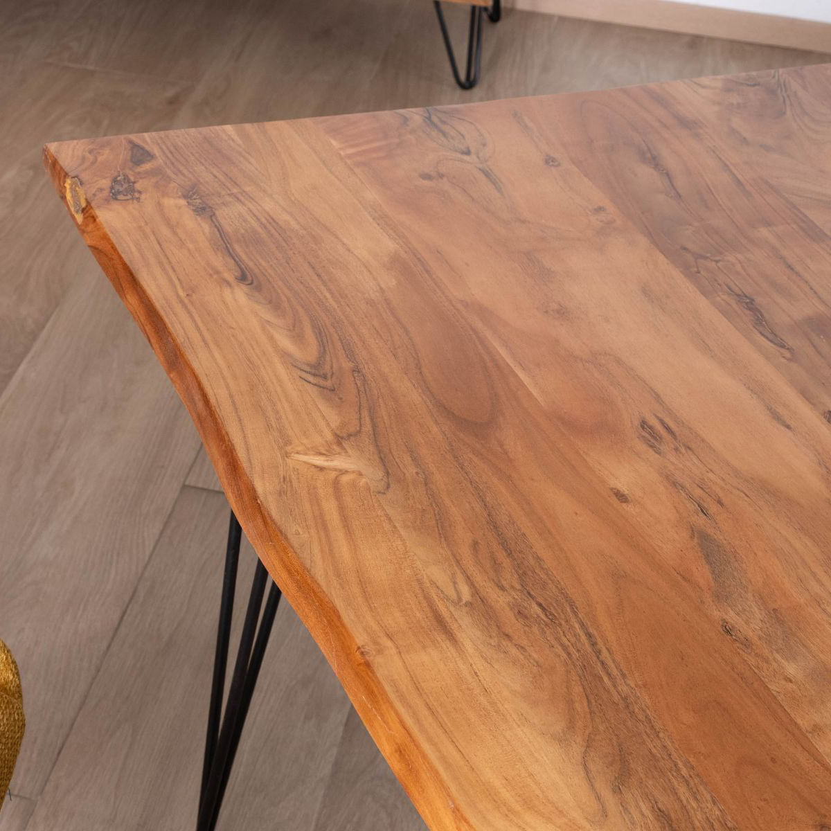 ดำ &amp; ธรรมชาติ