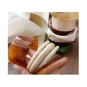 Brazaletes de Resina de Alto Brillo para Mujer, Acabado Duradero, Resistentes al Agua, Colores Personalizados, Diseño Bonito, Accesorio de Moda para Uso Diario y Festivo - Product Image 3