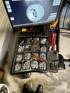 Ensemble professionnel d'atelier : Démonte-pneus Run Flat Hunter et équilibreuse de roues numérique - Product Image 6