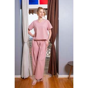 KADIN KIBRIS V YAKA KISA KOL BLUZ CEPLI PILI KASELI BOL PANTOLON TAKIM - สีชมพู - สีชมพู - Product Image 1