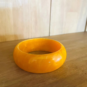 Aaliyan impex กำไลมือวาดเรซินลูกปัดฝังอยู่ในเฉดสีพาสเทลสำหรับฤดูใบไม้ผลิฤดูร้อนสวมใส่อุปกรณ์ที่เป็นมิตรกับงบประมาณ - Product Image 1