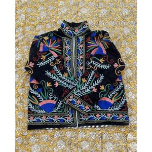 Veste matelassée réversible pour femme avec broderie Suzani, style universitaire bohème, coque en cuir, personnalisable avec logo, pour l'automne et le printemps - Product Image 2