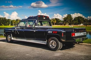 รถเชฟโรเลต ซี30 ซิลเวอราโด ปี 2024 รุ่นเฮฟวี่ดิวตี้ แข็งแกร่ง ทนทาน คลาสสิก แบบคูเป้ ใช้งานได้หลากหลาย ขับขี่ทรงพลัง ตกแต่งด้วยหนังสีเข้ม ล้อแม็กซ์ขนาด 15 นิ้ว - Product Image 3