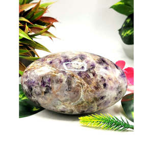Magnifique améthyste naturelle Lingam/Shivling - Énergie/Reiki/Thérapie par les cristaux - 4,7 pouces (11,75 cm) de longueur et 990 g (2,18 oz) - Product Image 3