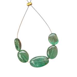 Perles ovales émeraude pierre précieuse brin de pierre verte naturelle pour la fabrication de bijoux collier Bracelet Design approvisionnement direct de Jaipur - Product Image 3