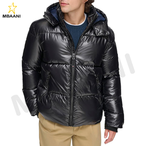 Veste matelassée brillante pour homme avec logo brodé, poignets coupe-vent, fermeture éclair et poches zippées. - Product Image 1