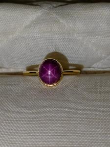 Bague en or 14 carats certifiée juillet, style vintage, sertie de pierres, forme de cadenas, avec rubis étoile de 4,20 carats, marquée pour fiançailles, pierre de naissance - Product Image 3