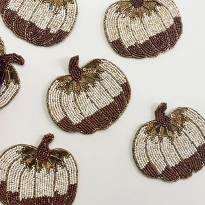 รถไฟเหาะลูกปัดงานแฮนด์เมดทรงกลมพร้อมเมล็ดบนโต๊ะอาหารรถไฟเหาะลูกปัดงานปักโลโก้ที่กำหนดเองงานฝีมือที่เป็นมิตรกับสิ่งแวดล้อม - Product Image 1