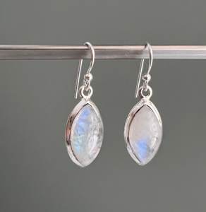 Nouvelle mode bijoux de haute qualité en argent Sterling 925 bien-aimée arc-en-ciel pierre de lune pierre précieuse marquise coupe boucles d'oreilles pour elle - Product Image 3