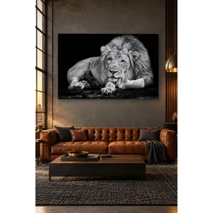 Impression sur toile de lion Fida avec pattes étendues vers l'avant - Product Image 1