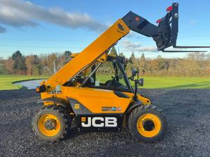 Nouveau JCB 514-40 Chargeur télescopique compact avec moteur diesel, système de transmission par engrenages, capacité de 1400 kg et performances 4x4 - Product Image 6
