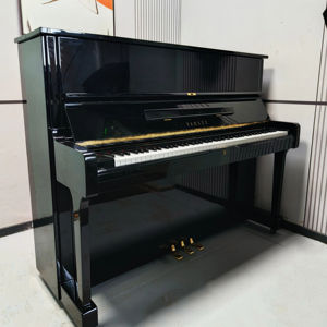 Piano Vertical Yamaha U1G Usado, Color Negro, Piano Acústico Japonés de Segunda Mano para Músicos Profesionales, Suministro de Fábrica - Product Image 1