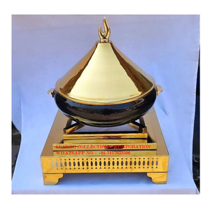 Juego de buffet de plato de frotamiento de latón dorado de diseño admirable con tapa cónica y soporte decorativo para hotel y catering en venta - Product Image 3