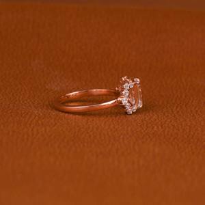 Nouveau style à la mode plaqué or rose 18KT bague de fiançailles et de mariage coupe émeraude diamant cultivé en laboratoire cadeau certifié IGI pour les femmes - Product Image 4
