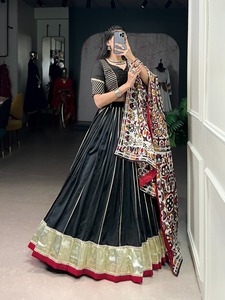 Nouveau travail de tissage lourd pur Chanderi Zari avec la collection Navratri de retouche de dentelle de conception en relief - Product Image 5