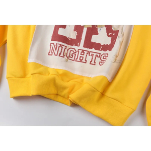 เสื้อมีฮู้ดสไตล์สตรีทแวร์ผ้าคอตตอนสี100% โลโก้อัศวินแนวเย็บปะติดปะต่อกันสีเหลืองเสื้อลำลองมีฮู้ดพิมพ์ลาย - Product Image 1